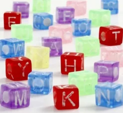 Bogstav Perler - 7X7X7 MM - Hulstr. 3 MM - Flere Farver - 450 G