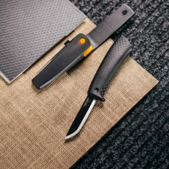 Fiskars - Pro Builder's Knife With Sharpener - Kniv Med Knivsliber