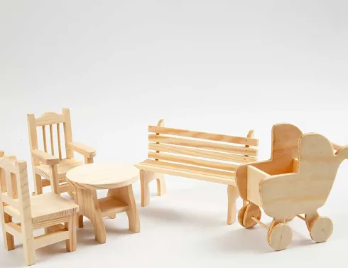 Minimøbler - Stol - Bænk - Gyngestol - Bord - Barnevogn - H 5,8-10,5 CM - 50 Stk