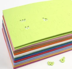 Mosgummibogstaver Og -Tal - H 20 MM - Tykkelse 3 MM - Assorterede Farver - 24 Assorterede Ark